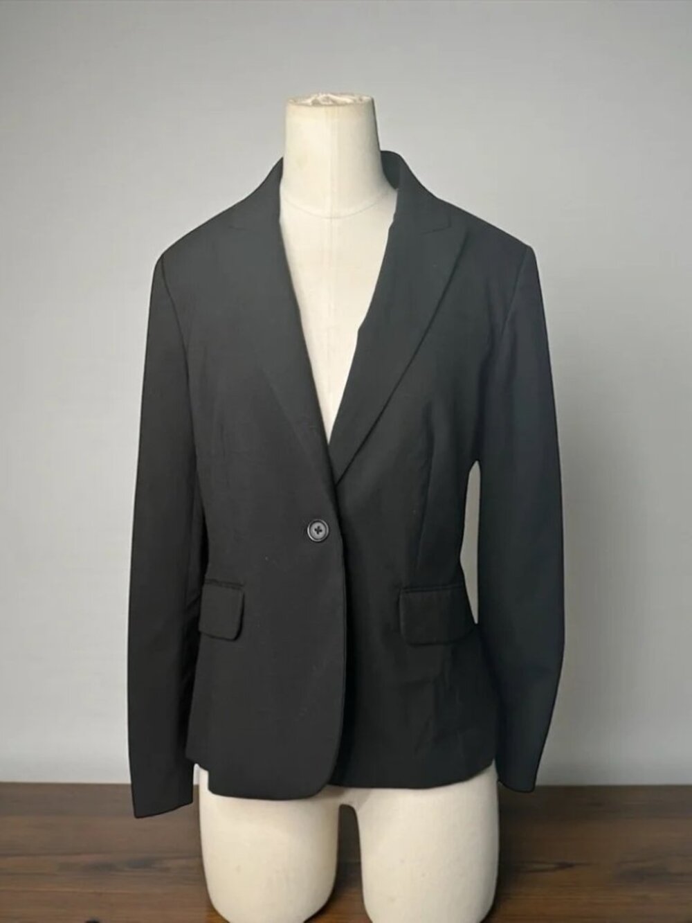 Banana Republic Black Blazer – Petite 8P | One-Button Classic Work Jacket
